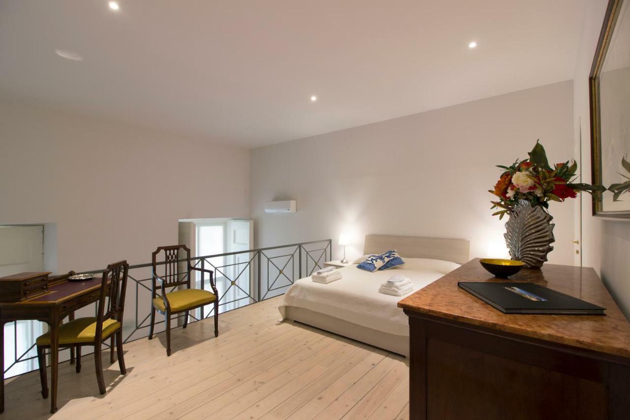 Palazzo D'Auria Aparthotel Napoli Ngoại thất bức ảnh